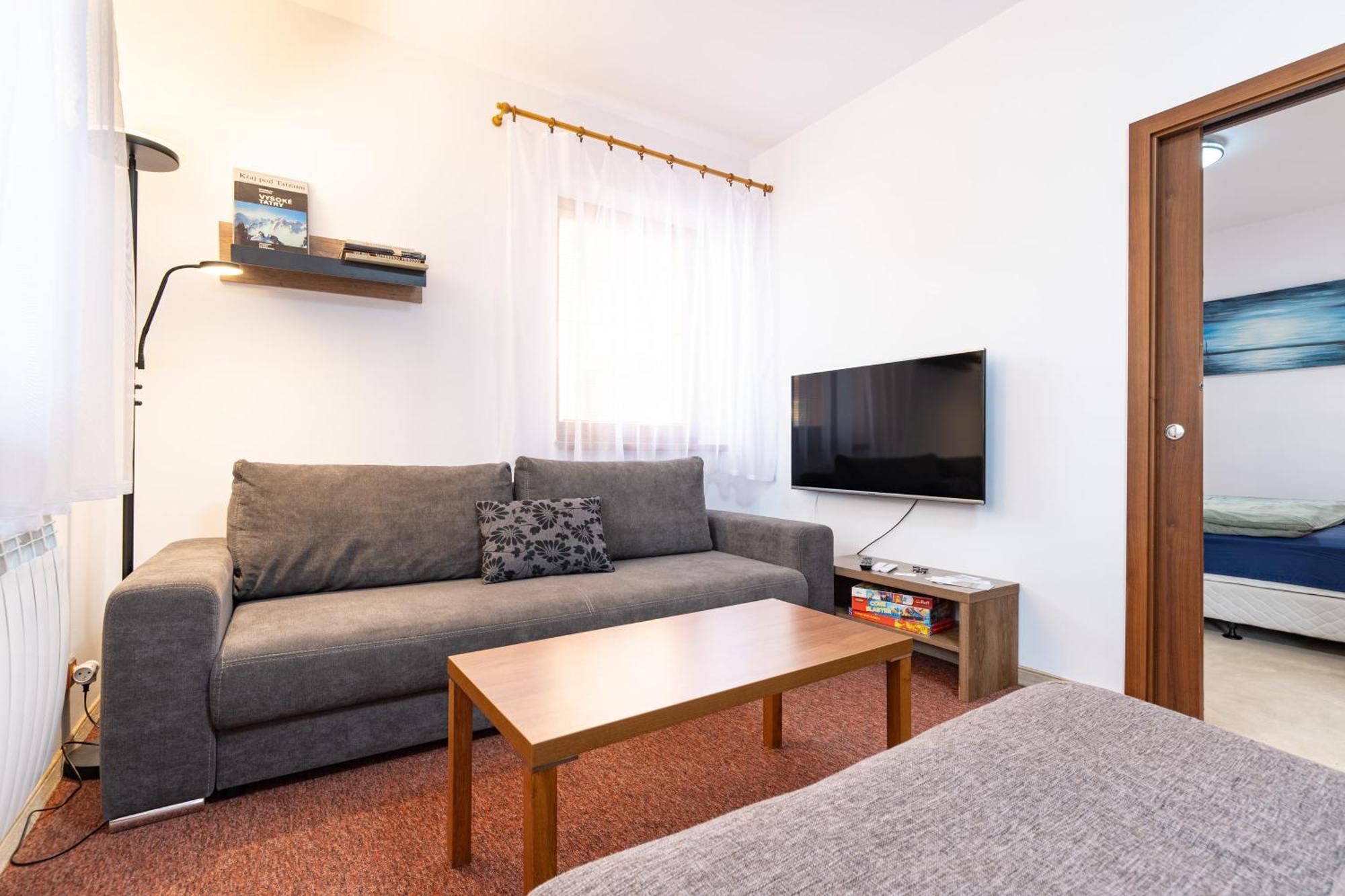 Family & Friends Apartment Велика Ломниця Екстер'єр фото