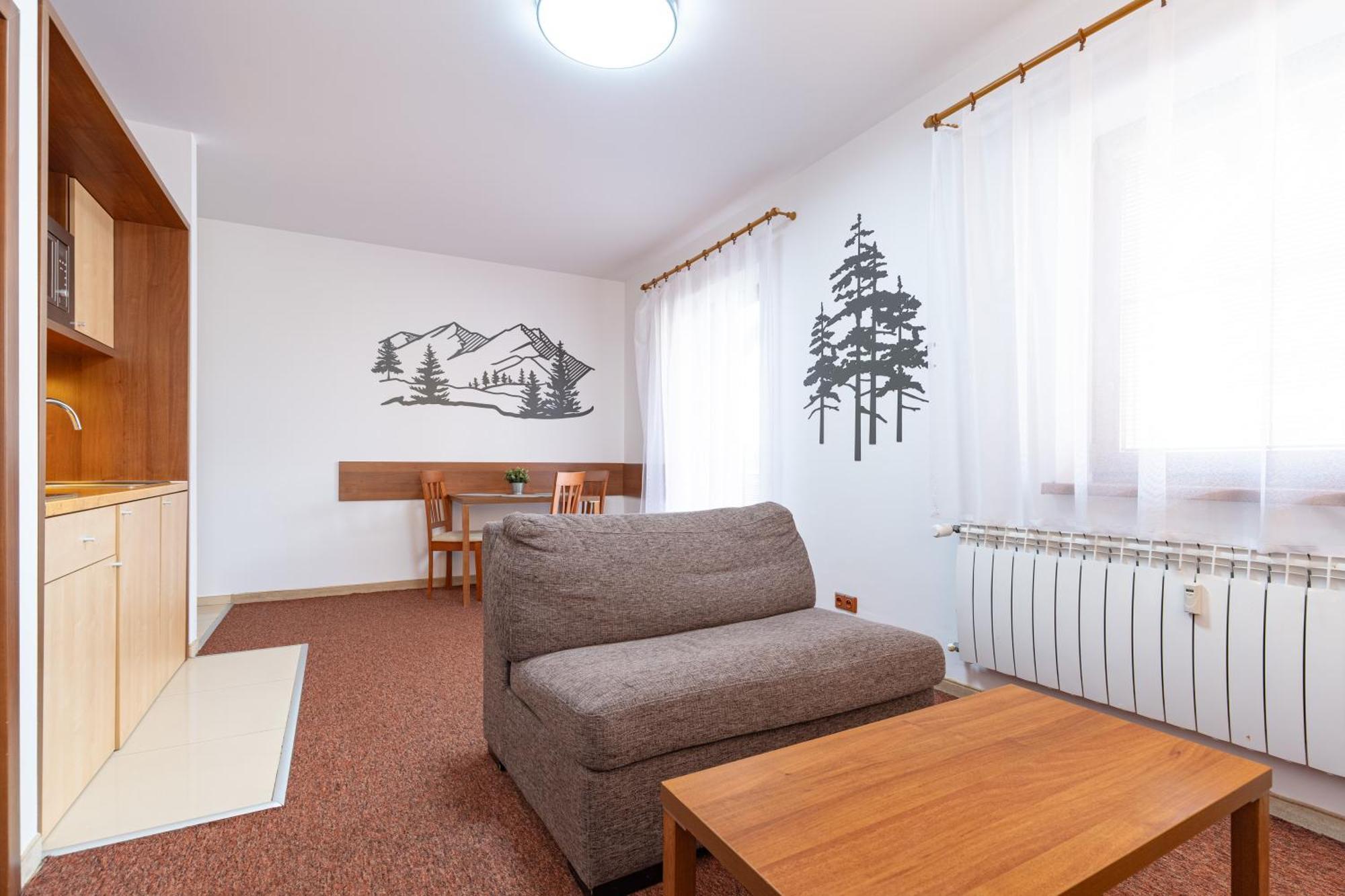 Family & Friends Apartment Велика Ломниця Екстер'єр фото